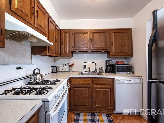2nd image of 384 Warburton Ave APT 1C
