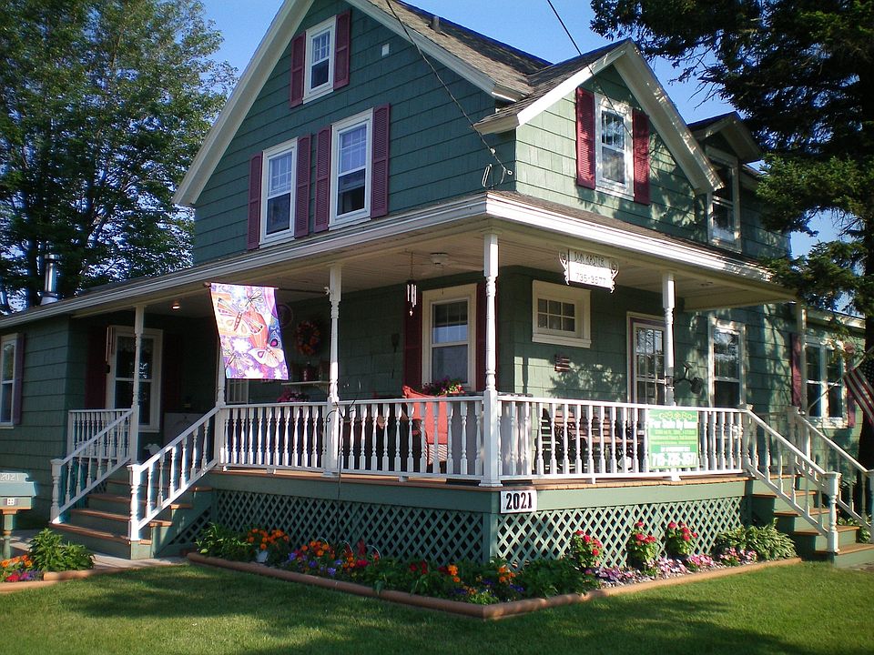 GREAT PORCH!!