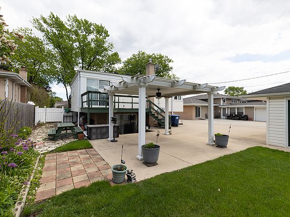 5th image of 2124 Westview Dr