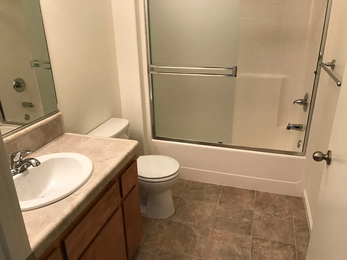 Building Photo - 3077 Bright St #1