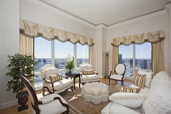 Sold by Trump International Realty | media 3
