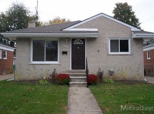 24524 Hayes Ave, Eastpointe, MI 48021