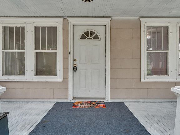 5th image of 1209 SW Woodward Ave