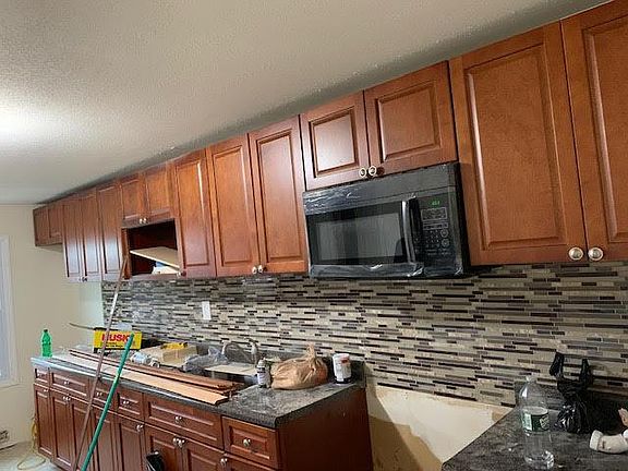 4th image of 479 N 6th St #1