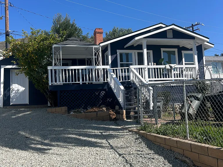 Acacia St — Photo 11