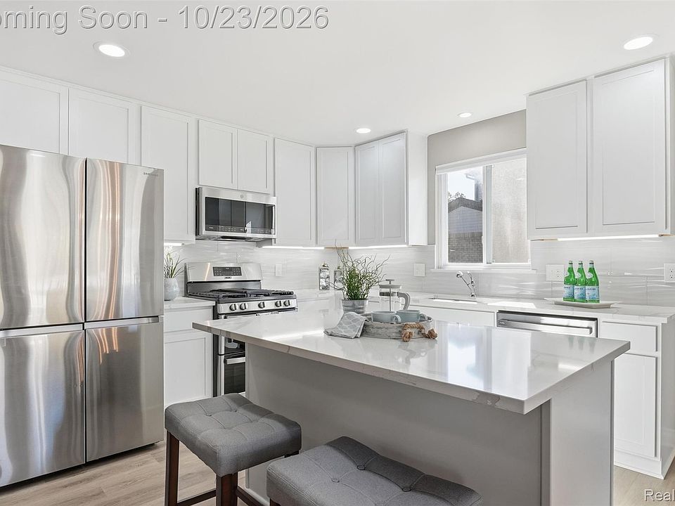 20245 Sunset St, photo 15