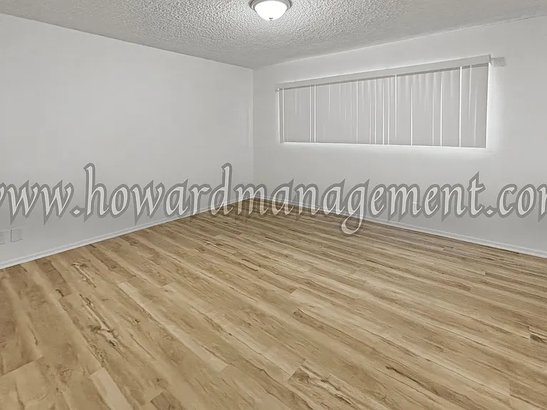1302 Euclid — Photo 17