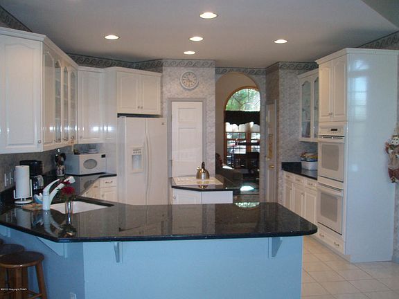 5th image of 264 Eastshore Dr