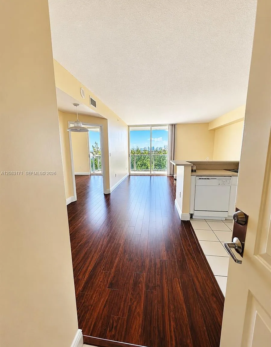 Blue Lagoon Condo — Photo 1