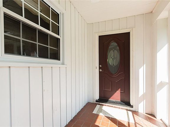 3rd image of 2112 Nicolet Cir