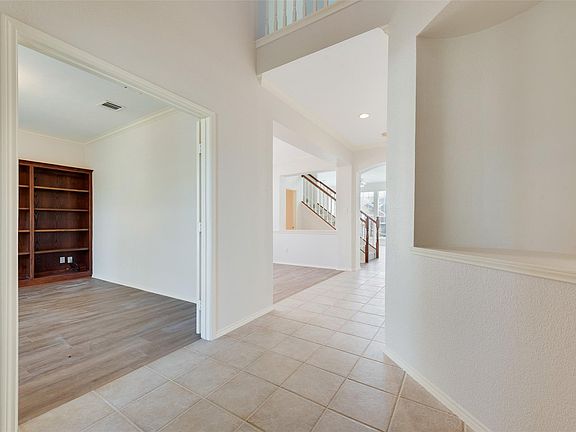 5th image of 7116 Vista Hill Ln