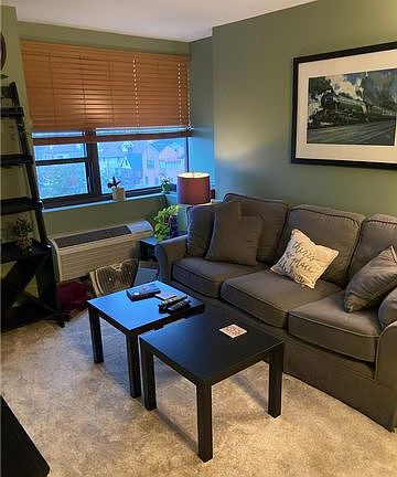 5th image of 185 W Park Ave