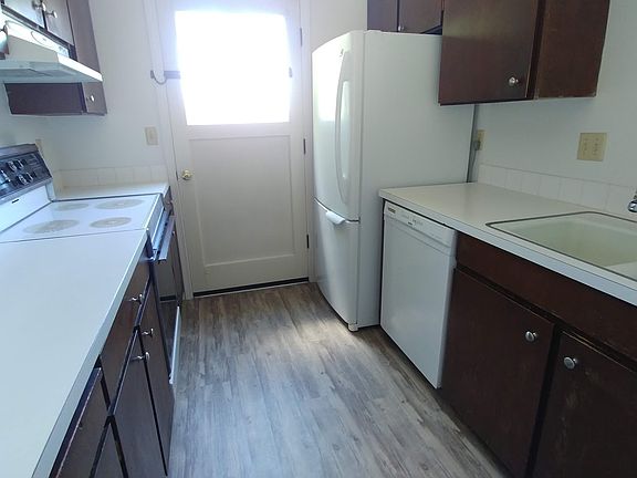 5th image of 600 SW Crestview St APT 14