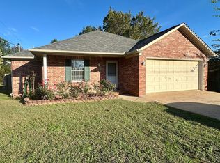 1409 S Pittsburg Ave, Russellville, AR 72802