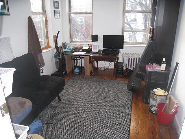 2nd image of 2142 33rd St APT 2L