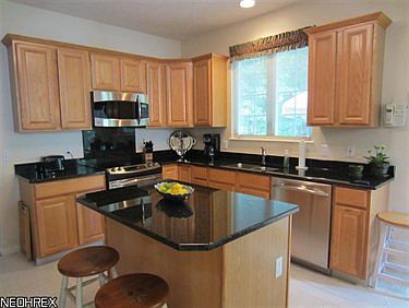 3rd image of 32268 Woodfield Dr