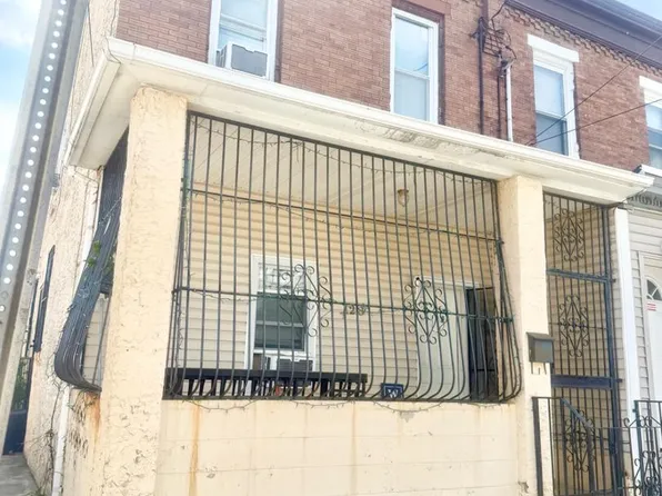 128 York St, Camden, NJ 08102
