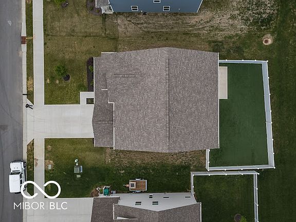 3rd image of 1075 Bevy Blvd