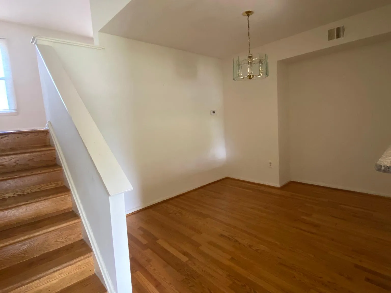 3 bed, 1188 sqft, $2,450 — Photo 4