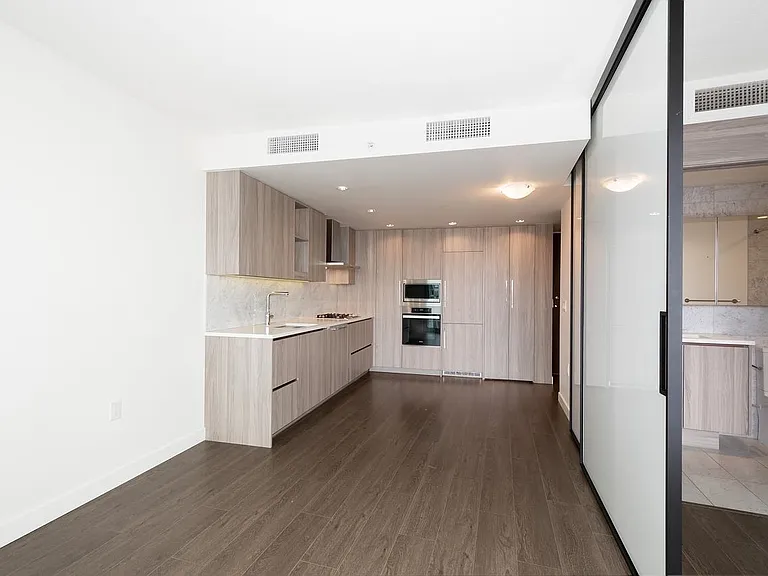 89 Nelson St #2403 — Photo 10