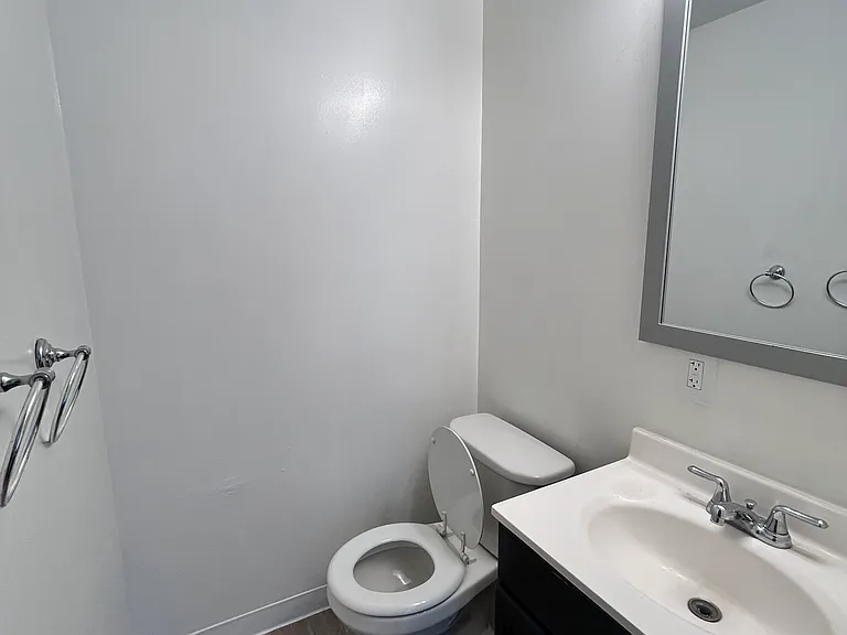 205 Berehaven Dr — Photo 6