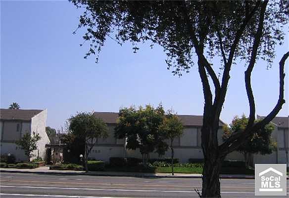 2nd image of 2700 Brea Blvd APT 8