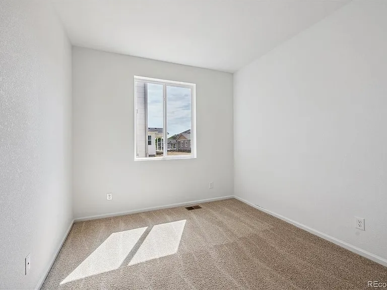 4192 Satinwood Dr — Photo 16