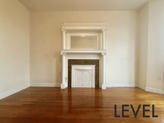 Rented by Level Group | media 78