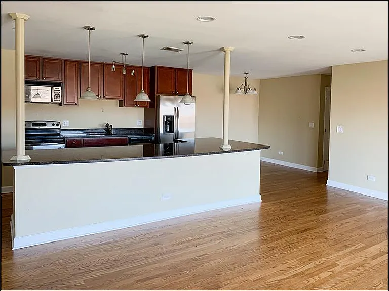 9601 Golf Rd #401 — Photo 3