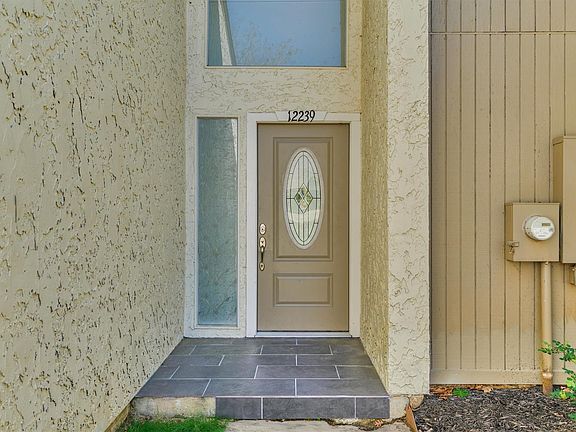 3rd image of 12239 Glenview Dr