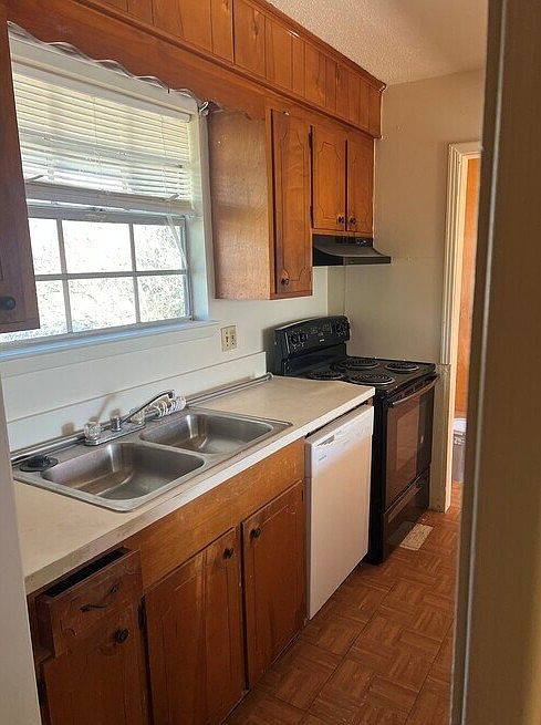 1st image of 24505 Sherwood Dr #5