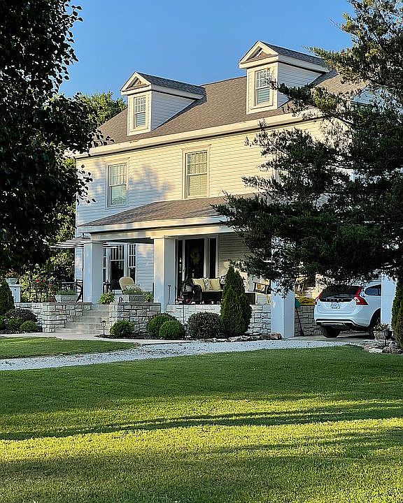 2nd image of 7768 N Farm Road 79