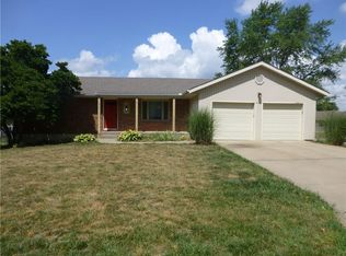 810 N Arnold Ave, Harrisonville, MO 64701