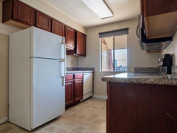 5th image of 4310 Sandy River Dr #52-1