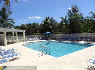 9934 NW 56th Pl, Pompano Beach, FL 33076