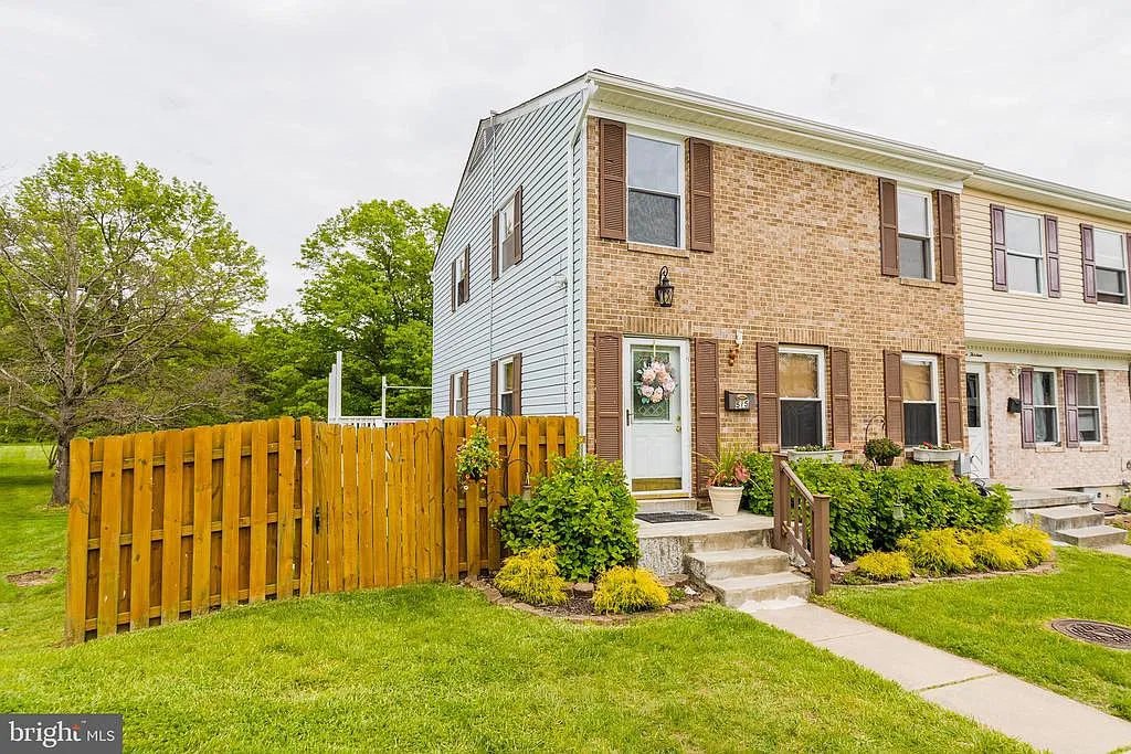 515 Jamestown Ct photo 1