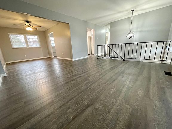 5th image of 10304 Parkman Dr