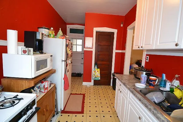 Remodeled 1 Bed, 1 Bath at Winchester + Winnemac (Lincoln Square) — Photo 4