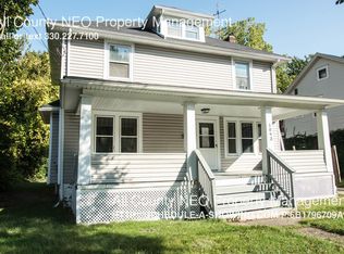 1093 Delia Ave, Akron, OH 44320