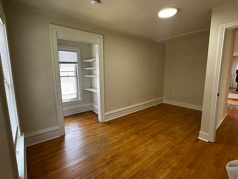 819 W 28th St #2 — Photo 16