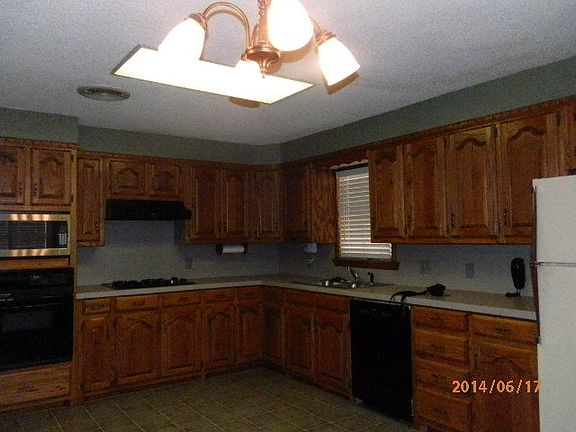 5th image of 1005 NW Avenue I