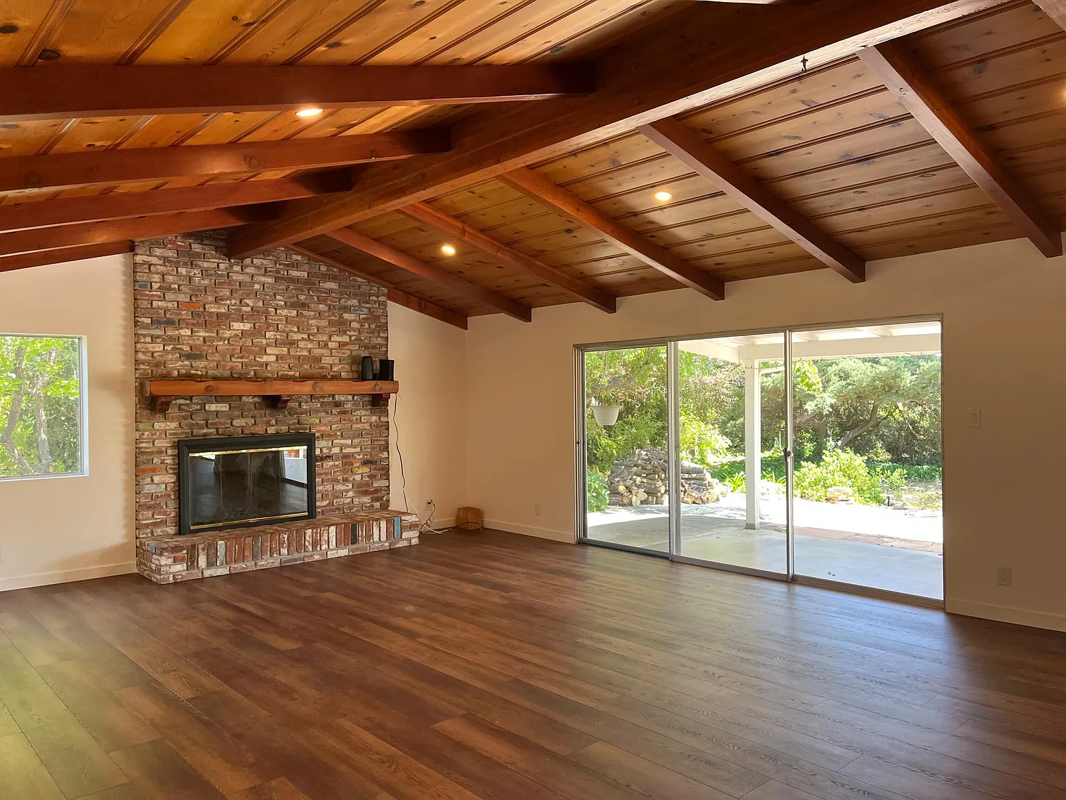3 bed, 1849 sqft, $3,450 — Photo 3