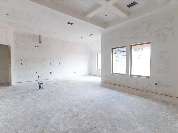 3rd image of 8125 Mountain Oak Dr