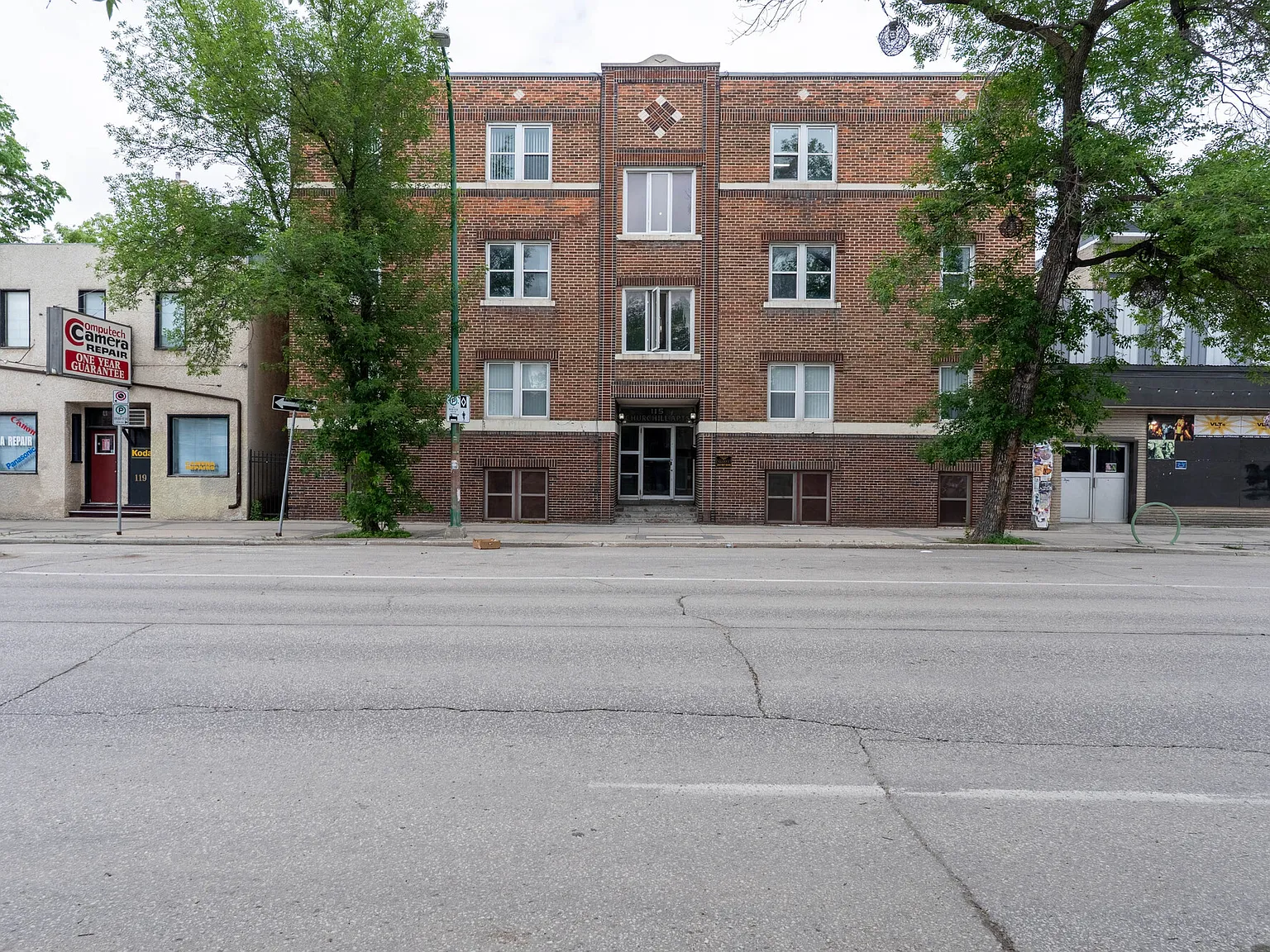 115 Sherbrook Street — Photo 2