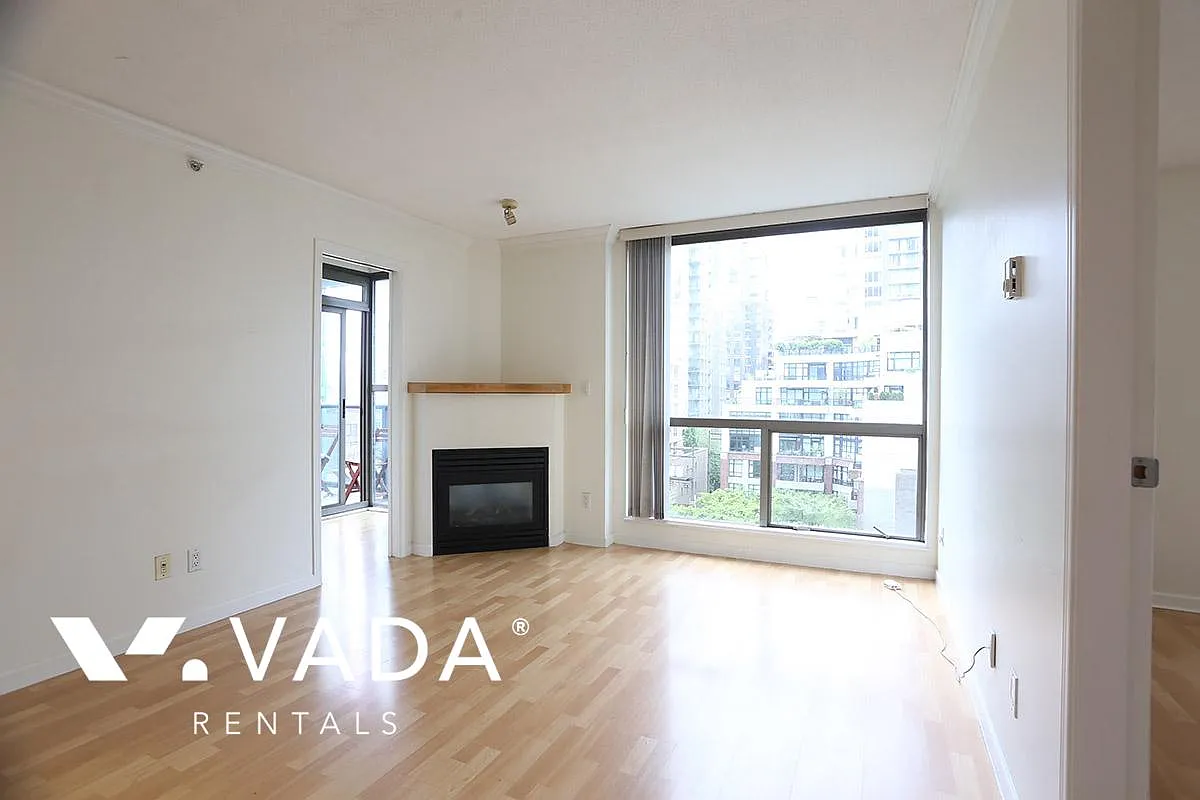 928 Richards Street Vancouver — Photo 1