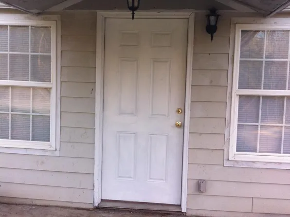 7510 James A Reed Rd, Kansas City, MO 64138