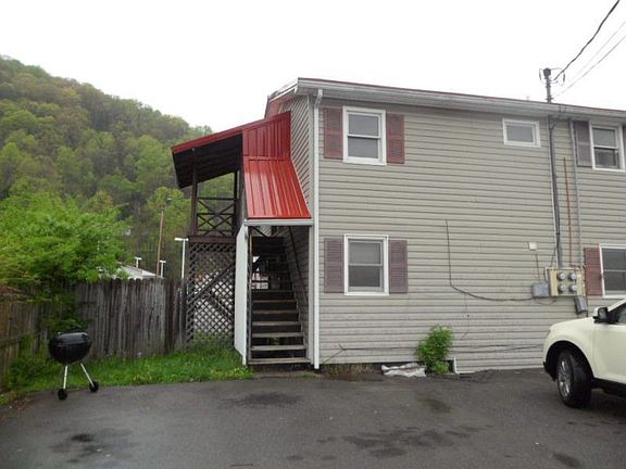 2nd image of 615 E 5th St N APT C