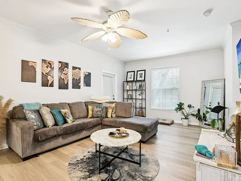 10125 Courtney Palms Blvd #201 — Photo 2