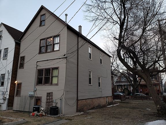 2nd image of 1916 N Rockwell St