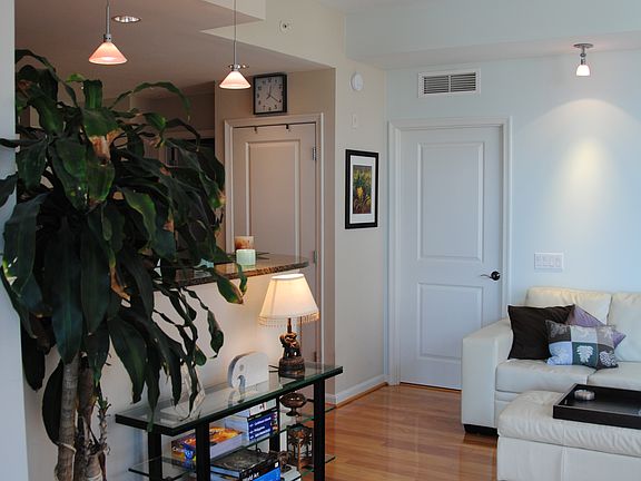 1390 Kenyon St #710 017_06042013